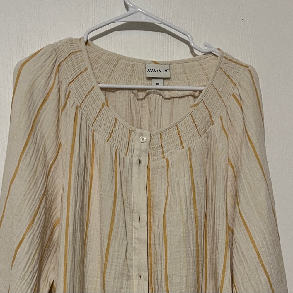 2X Ava and Viv spring top with puffy sleeves. NWOT